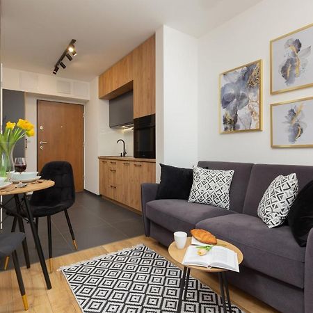 Warsaw Praga Kokoryczki Apartments With Parking By Noclegi Renters Exterior foto